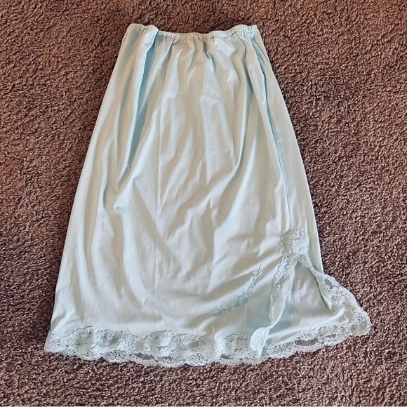 Vintage Kayser pastel blue lace slip skirt - Picture 2 of 15